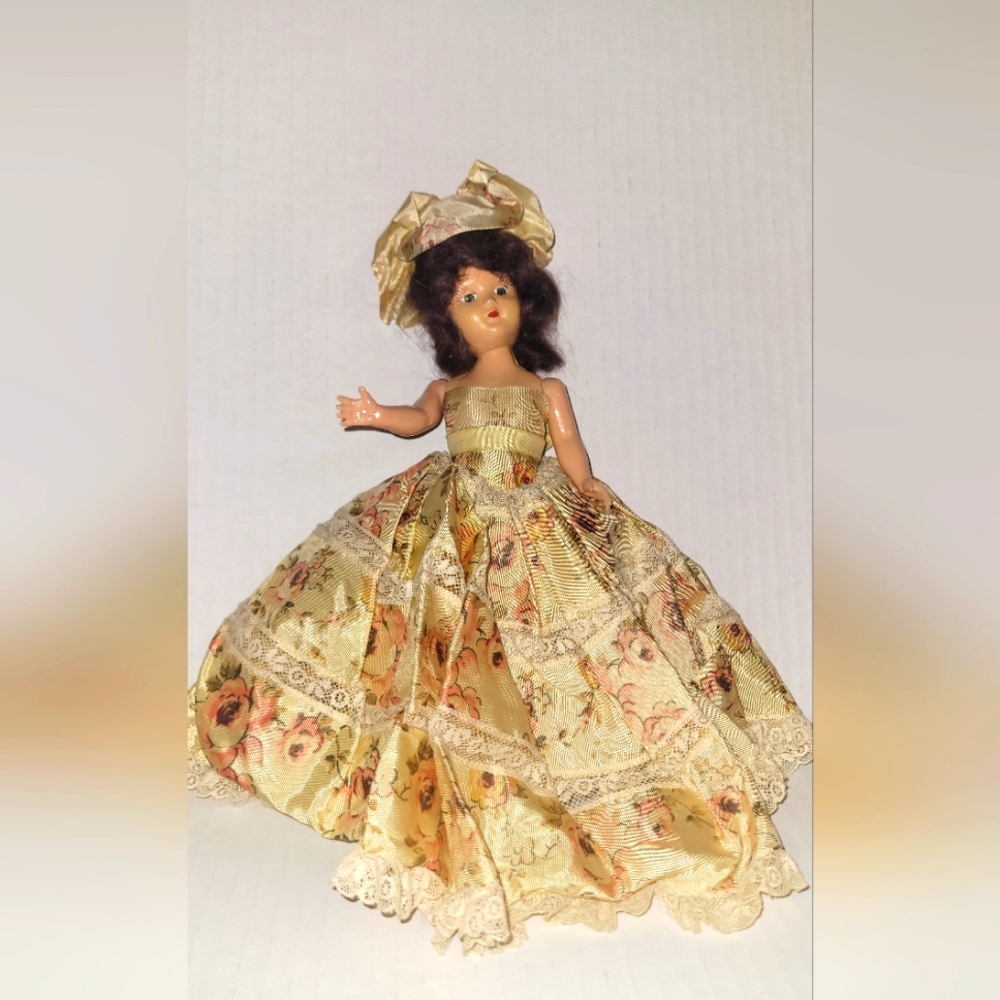 ANTIQUE 8 INCH BARBIE/BABY DOLL W/ORIGINAL DRESS EUC EYES OPEN/CLOSE